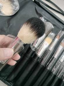 Professional makeup brush 