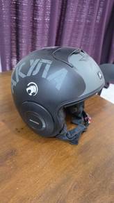 helmet shark