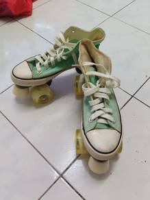 Canvas Sneakers-Style Roller Skates