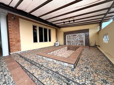Semi-Detached House For Sale in Perling,JHR