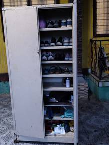 almari gerobok besi rak kasut