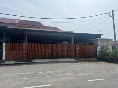 Semi-Detached House For Sale in Balok,PHG