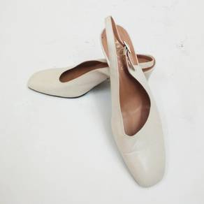 Trussardi cream kitten heels
