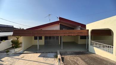 Semi-Detached House For Rent in Jasin,MLK