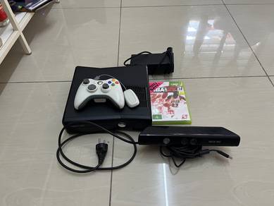 Xbox 360 lightly used with NBA2K11 and Kinect