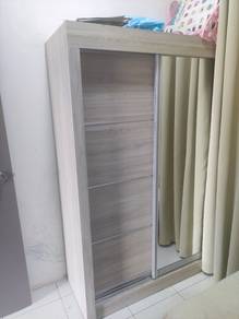 Almari baju sliding door ada cermin