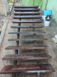 Tangga kayu rumah lama 5366