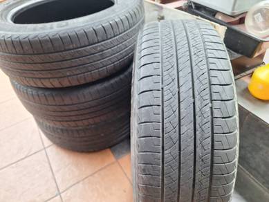 Tyre 215 60 17 (year 2022)