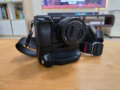 Sony A6300 (SC:14K) Bundle + Peak Design Strap & E