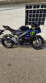 Yamaha R15