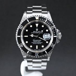 Rolex Submariner Date (16800)
