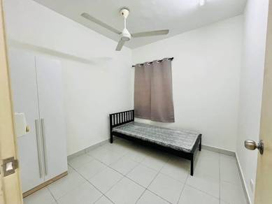 Room in Setia Alam, SGR