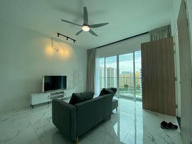 Condominium For Sale in Quay West Residence