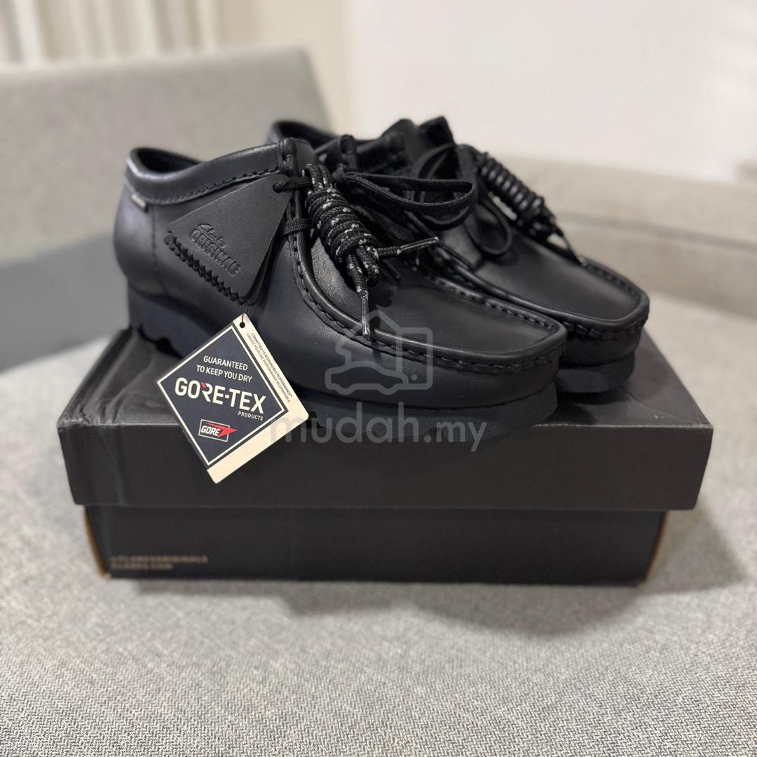 UK7] Clarks Wallabee GTX Leather Black Vibram - Shoes for sale in