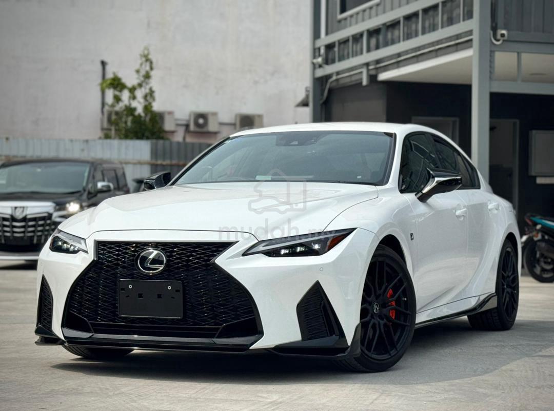 2022 Lexus IS