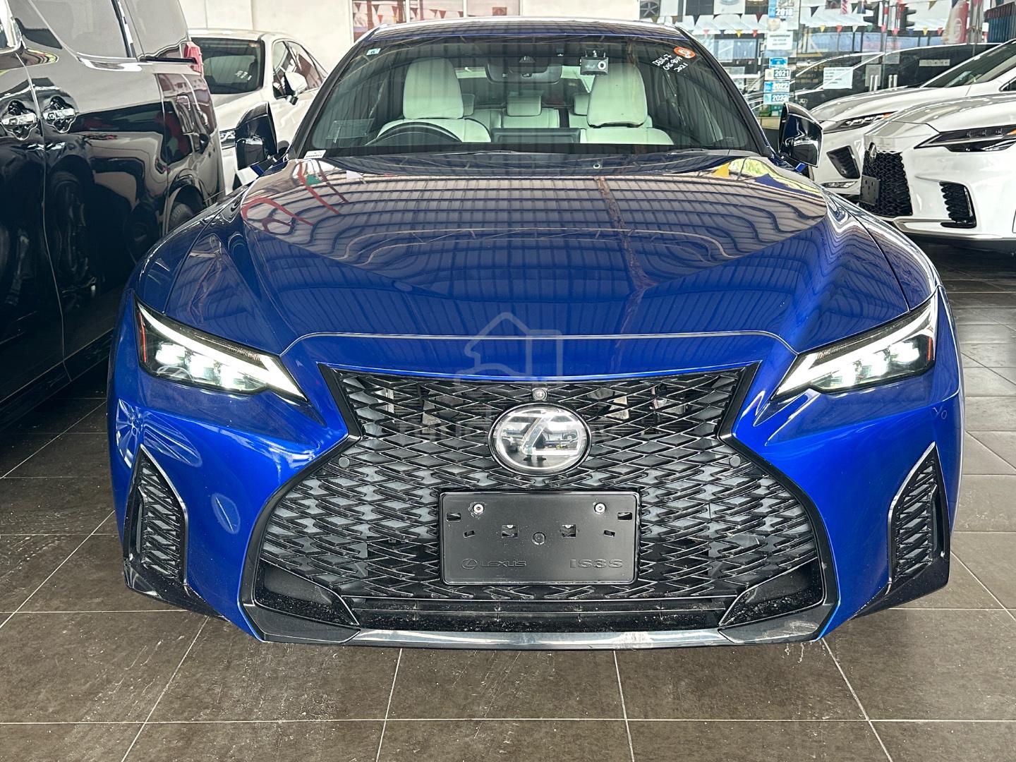 2021 Lexus IS