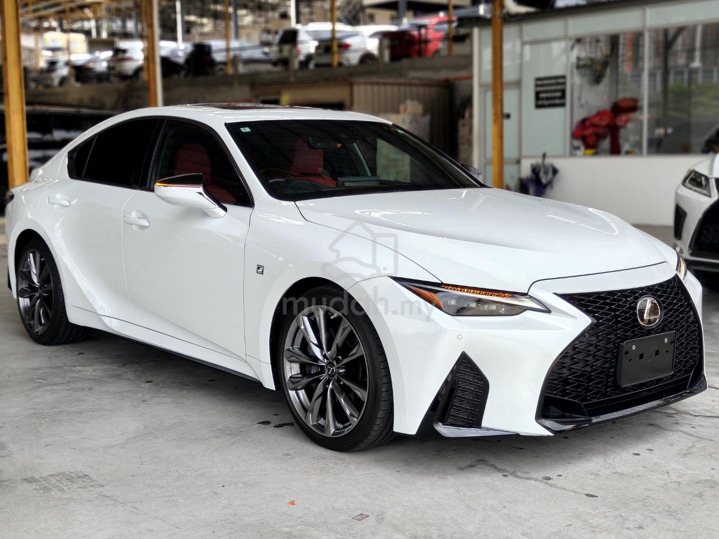 2022 Lexus IS