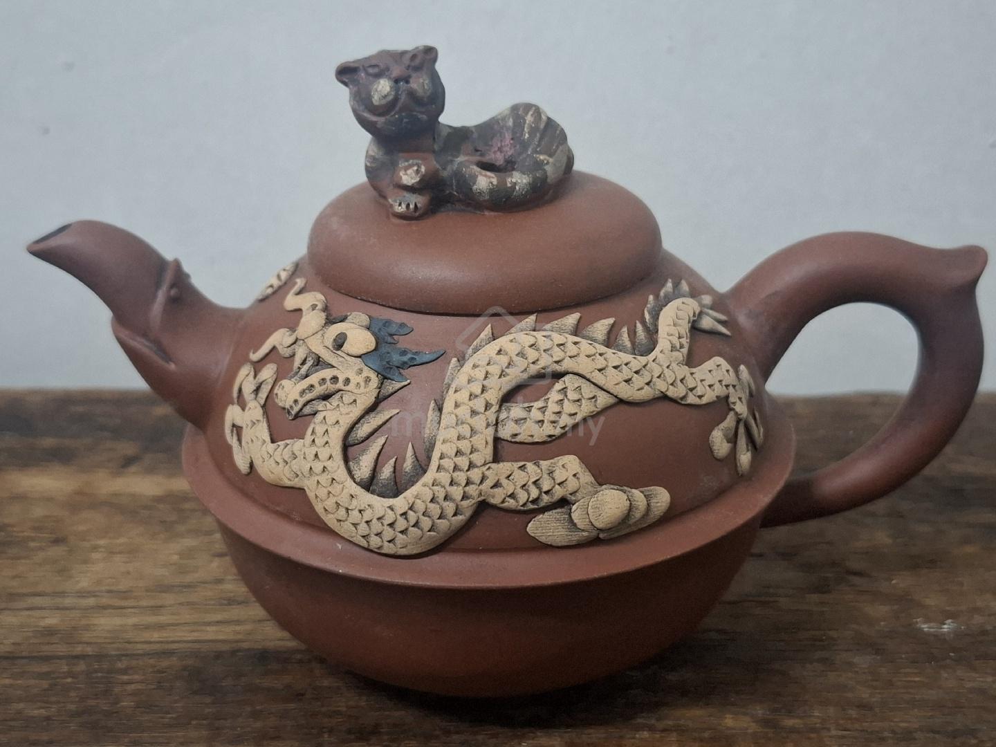 龙凤浮雕紫砂风格茶壶｜Yixing-Style Dragon Phoenix Clay Teapot