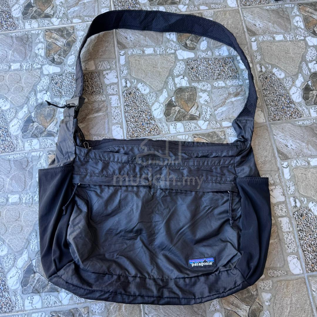osprey black shoulder saddle bag Escapist On-Bike Handlebar Bag, Black, Large : Sports & Outdoors The North Face Haystack Waterproof zippers with deep acm-google-category:Backpacks Color:Light Plume Grey / LTPG