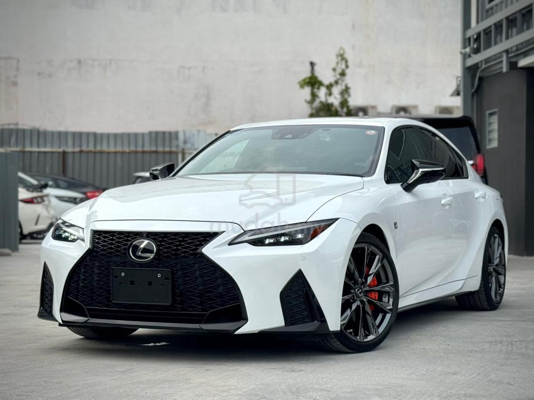 2022 Lexus IS
