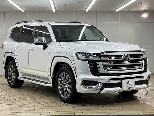 ♩♥ 2023 PETROL LANDCRUISER Zx LAND CRUISER - Cars for sale in Klang