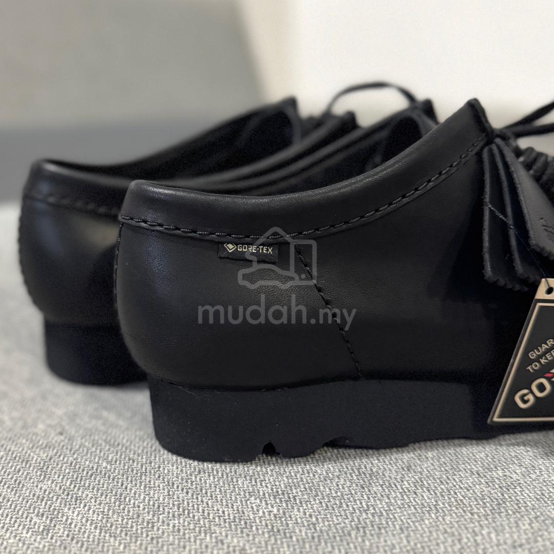UK7] Clarks Wallabee GTX Leather Black Vibram - Shoes for sale in