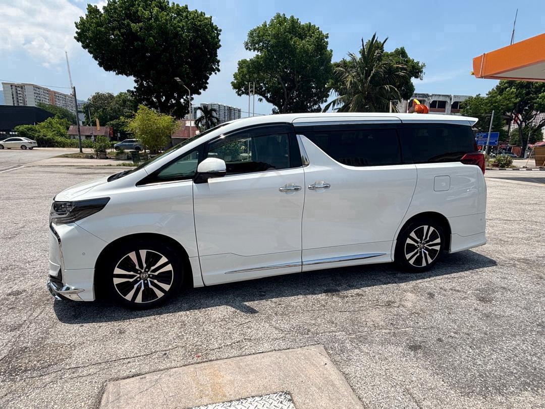 2022 Toyota Alphard