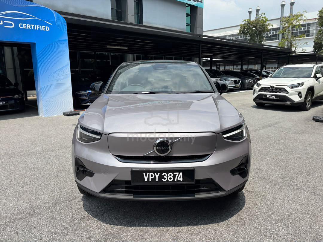 2025 Volvo XC40
