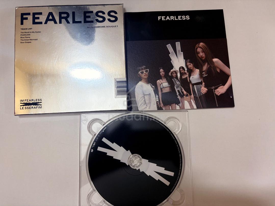 Le Sserafim K-pop Album (Fearless) - Music/Movies/Books/Magazines