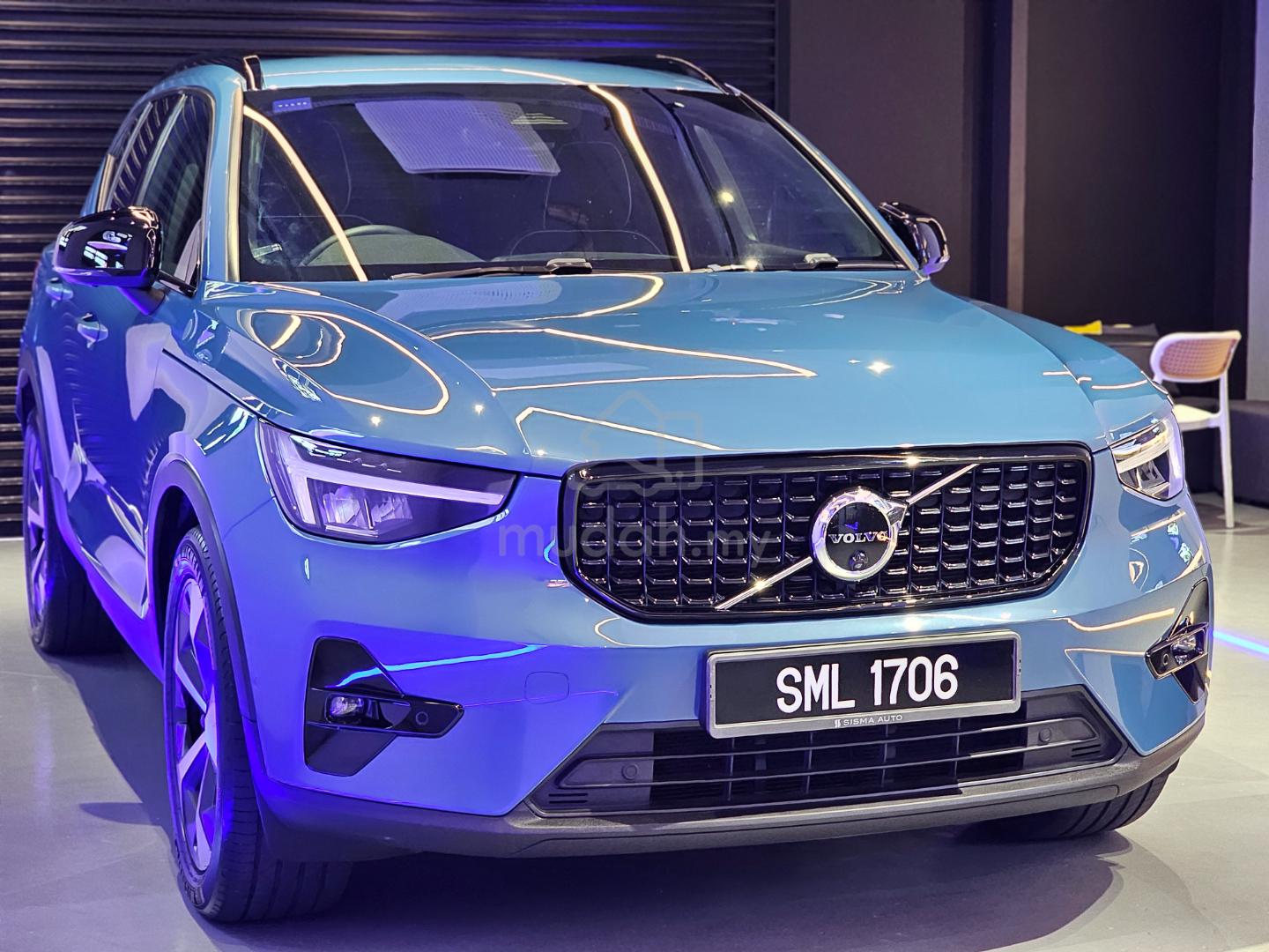 2023 Volvo XC40
