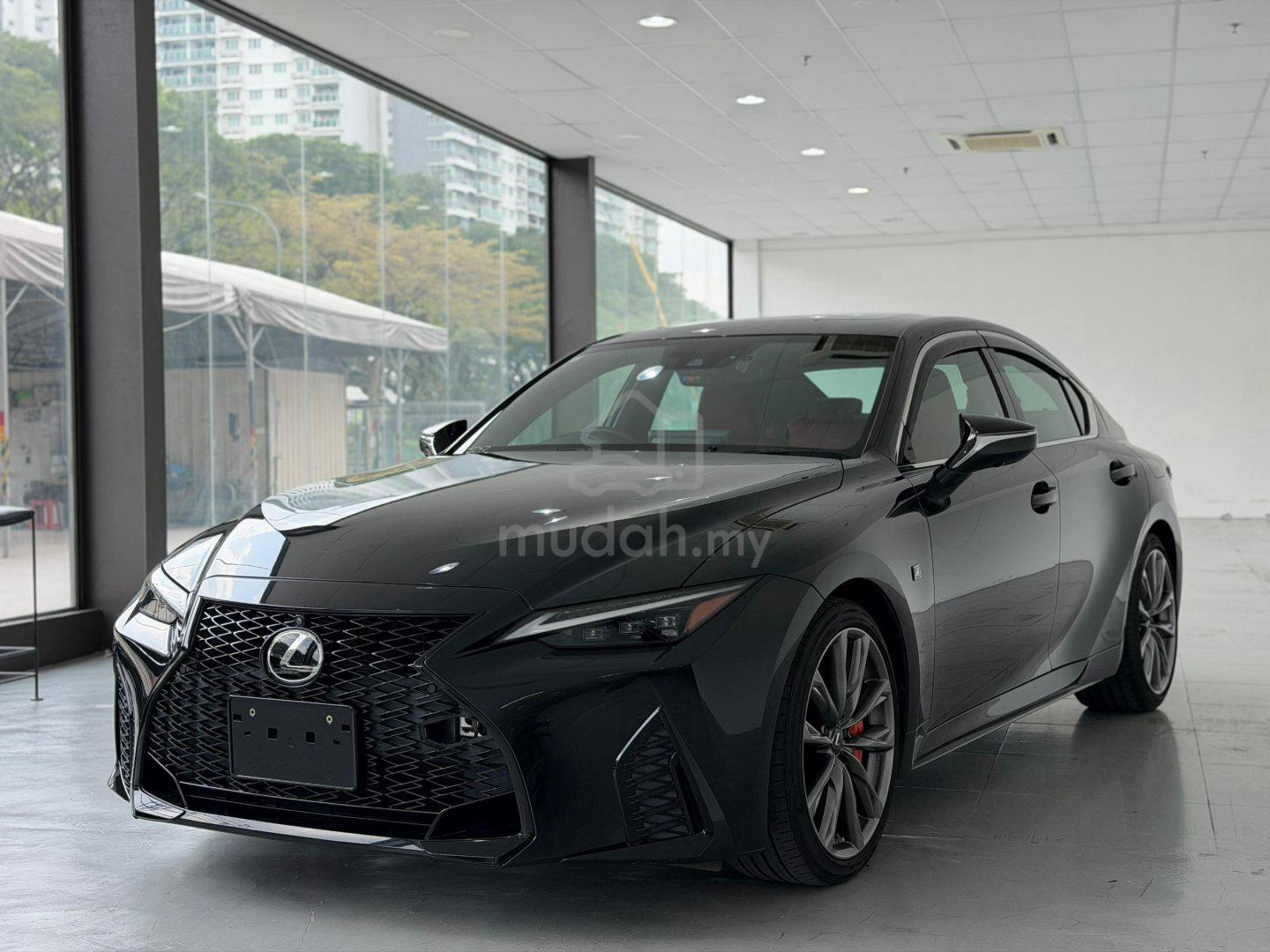 2023 Lexus IS