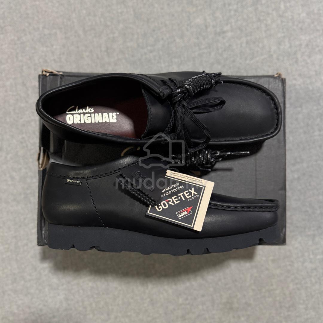 UK7] Clarks Wallabee GTX Leather Black Vibram - Shoes for sale in
