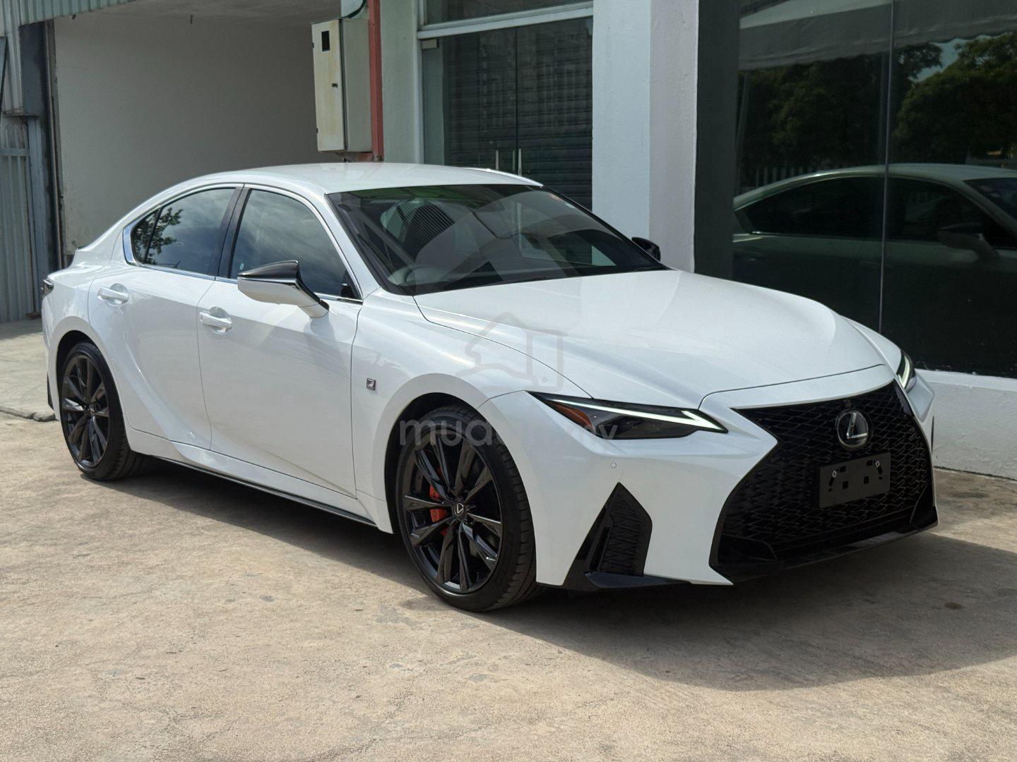 2023 Lexus IS