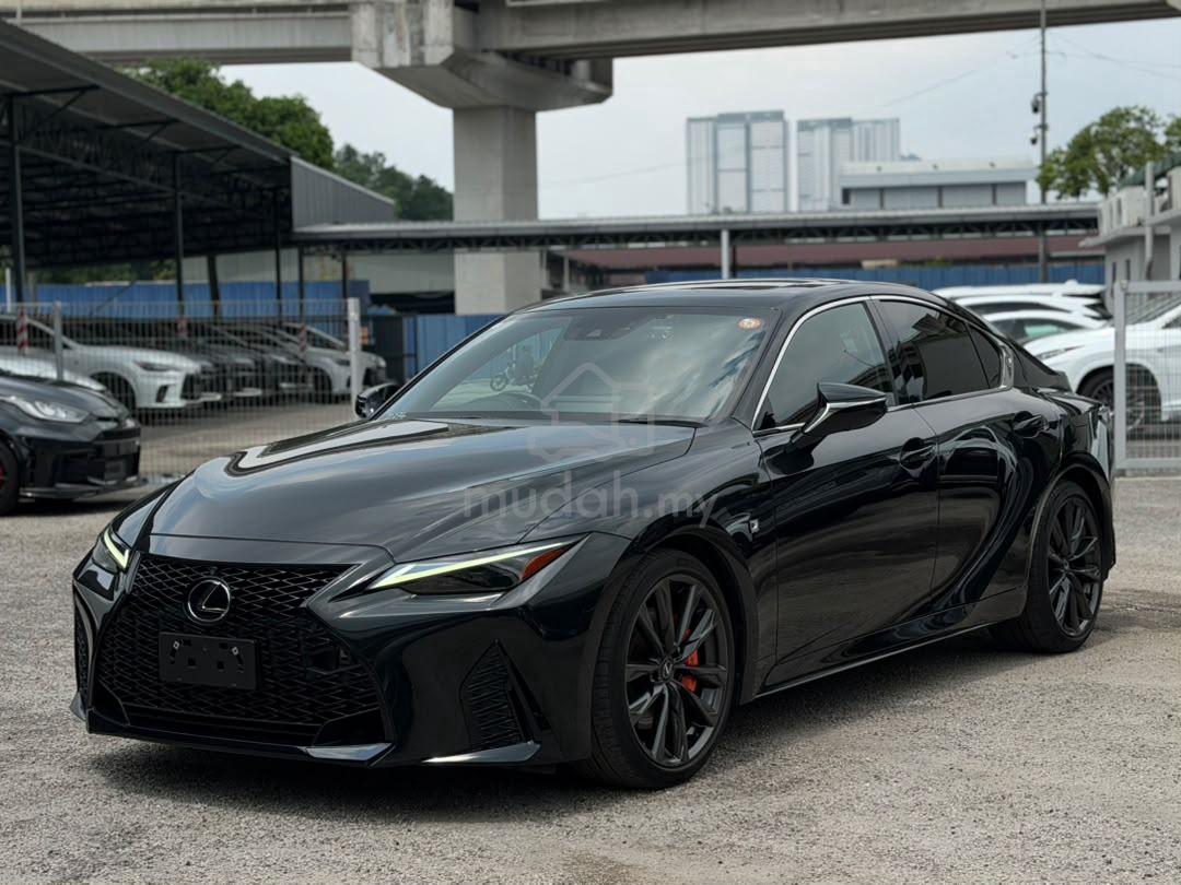 2022 Lexus IS