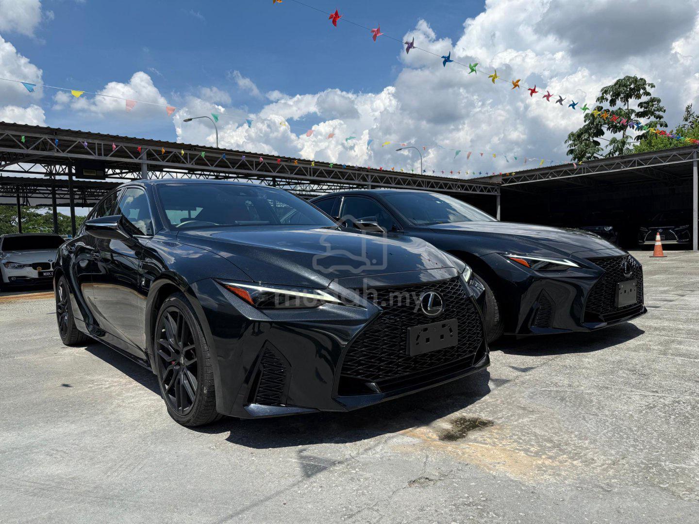 2021 Lexus IS