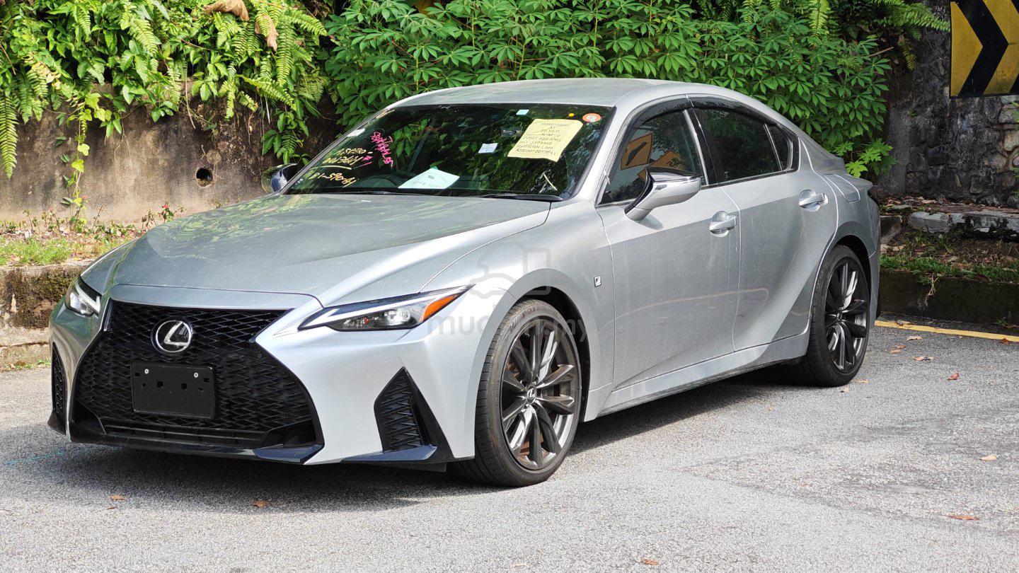 2023 Lexus IS