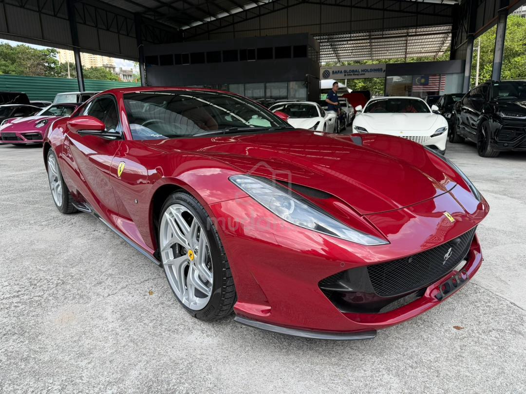 2021 Ferrari 812 Superfast [6.5]/Bordeaux Leather