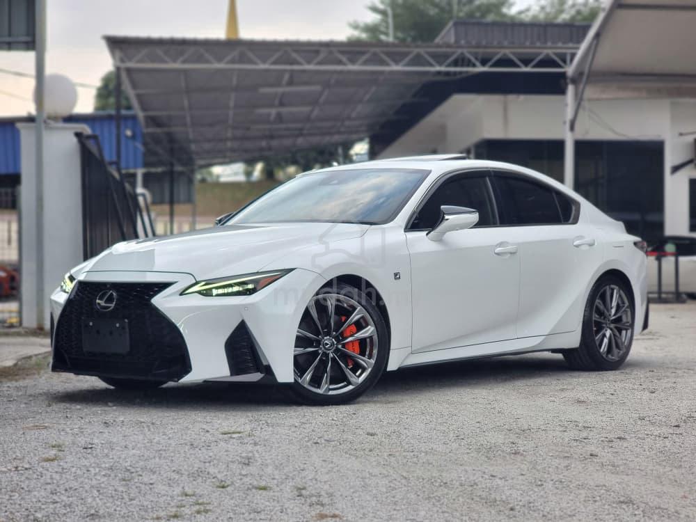 2022 Lexus IS