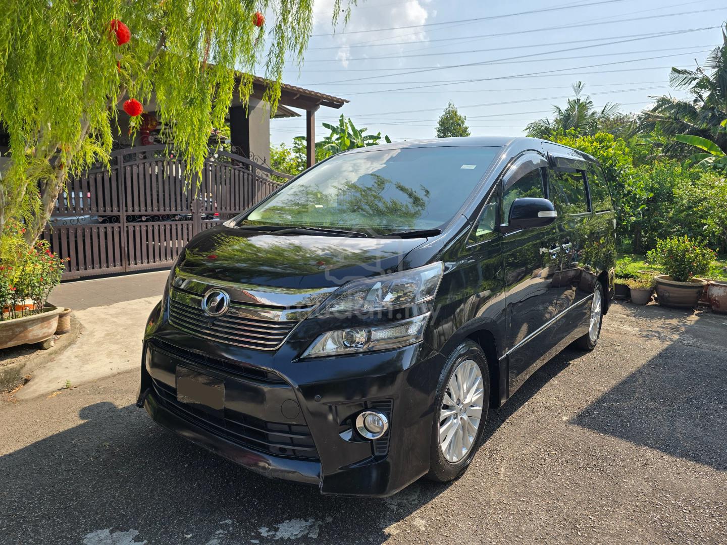 2012 Toyota Vellfire