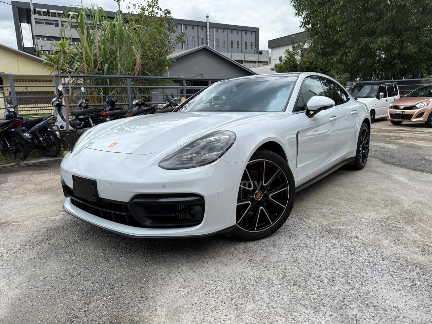 2022 Porsche Panamera