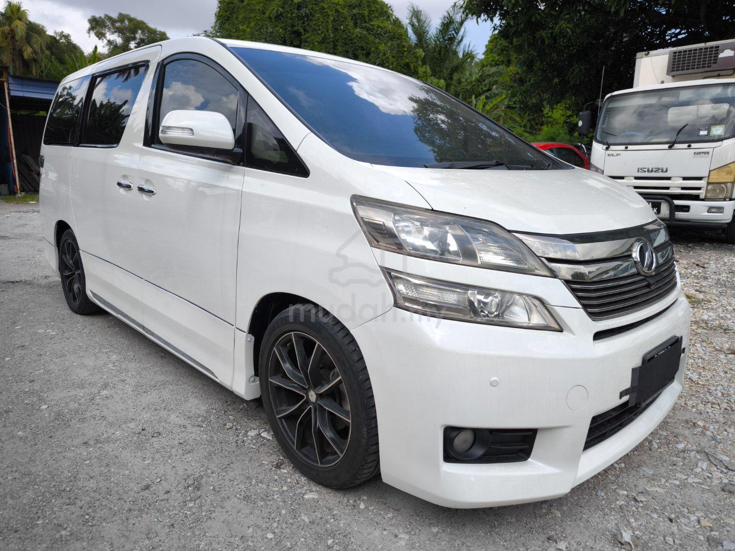 2013 Toyota Vellfire