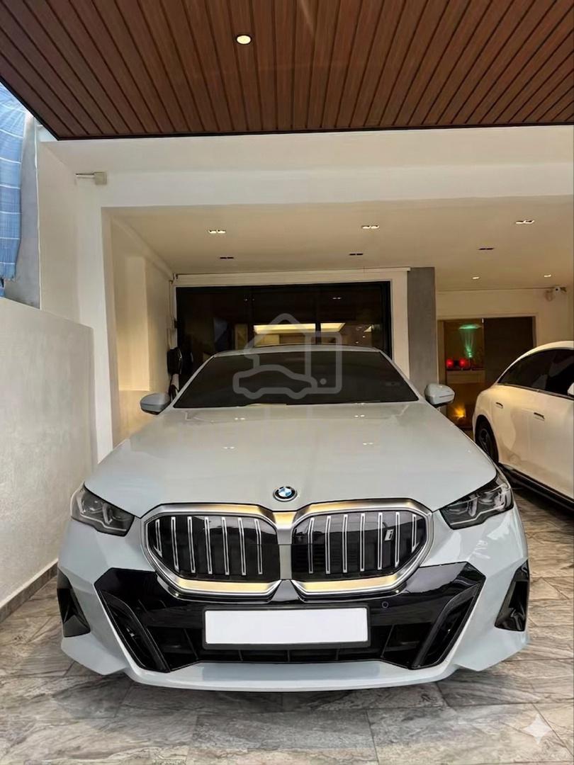 2023 BMW iX