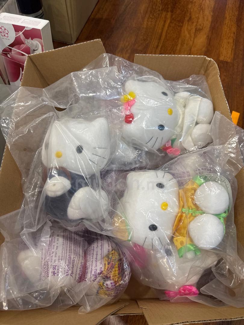 1999 MCD Hello Kitty full set - Hobby & Collectibles for sale in Puchong,  Selangor