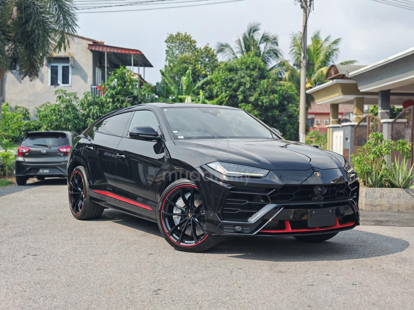 NEGO 2022 Lamborghini URUS 4.0 V8 B&O HUD  S CLOSE