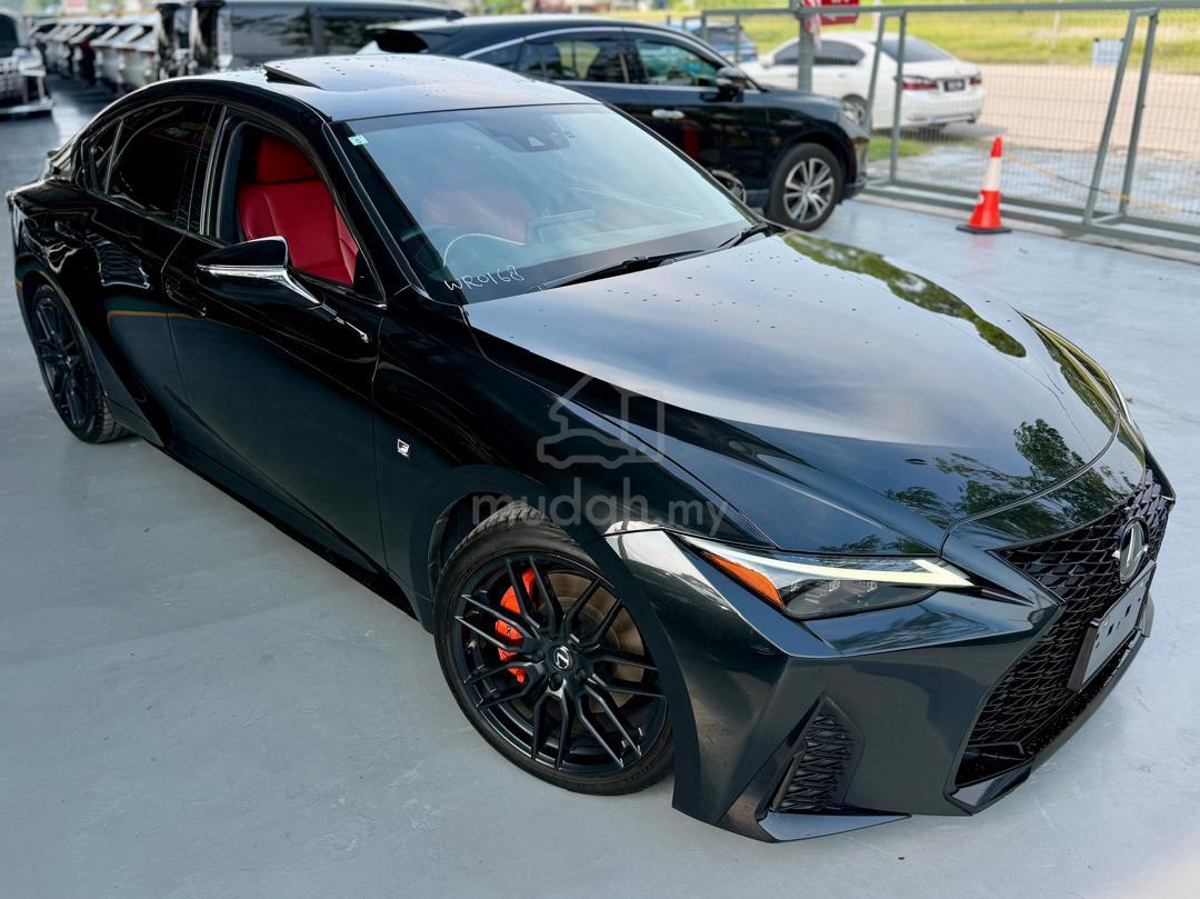 2021 Lexus IS