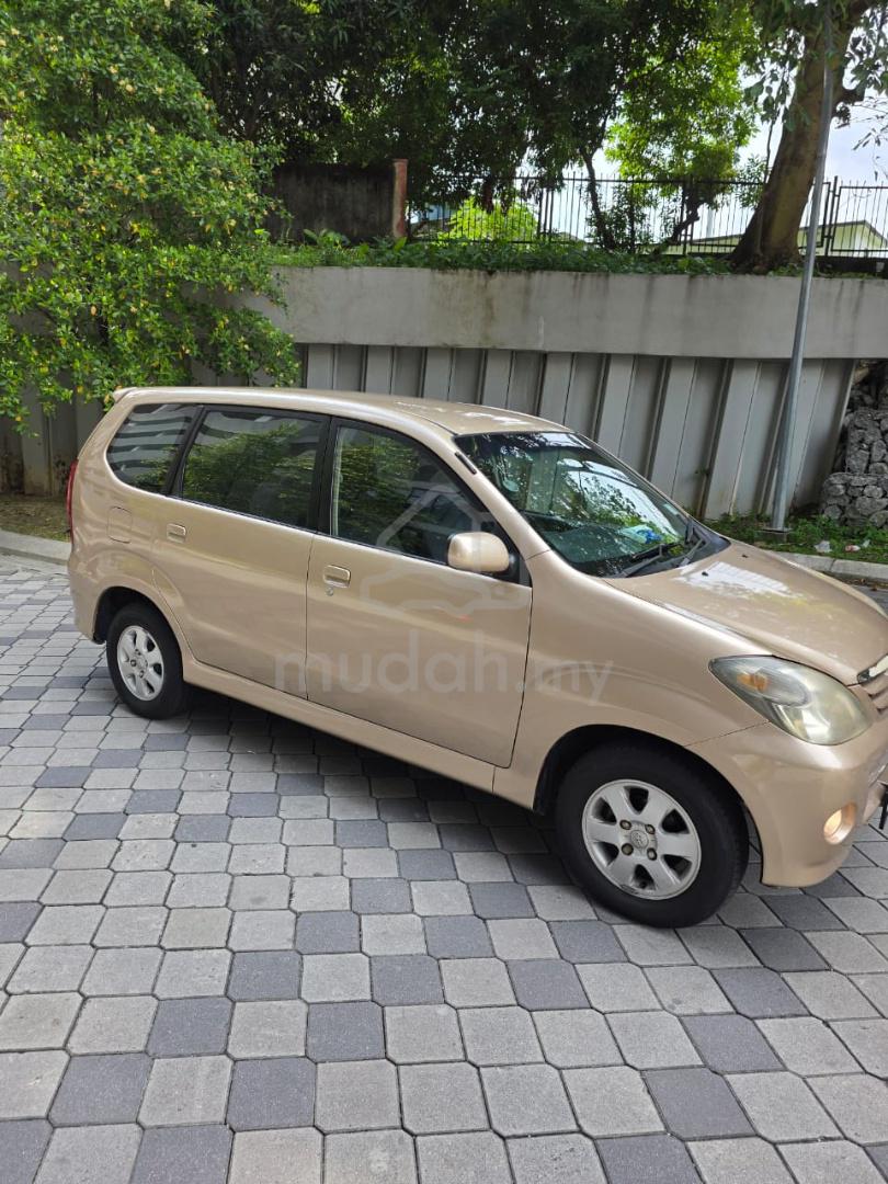 2005 Toyota Alphard
