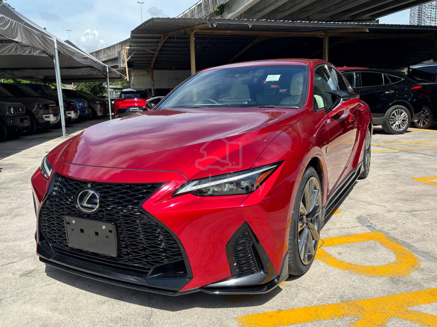 2021 Lexus IS