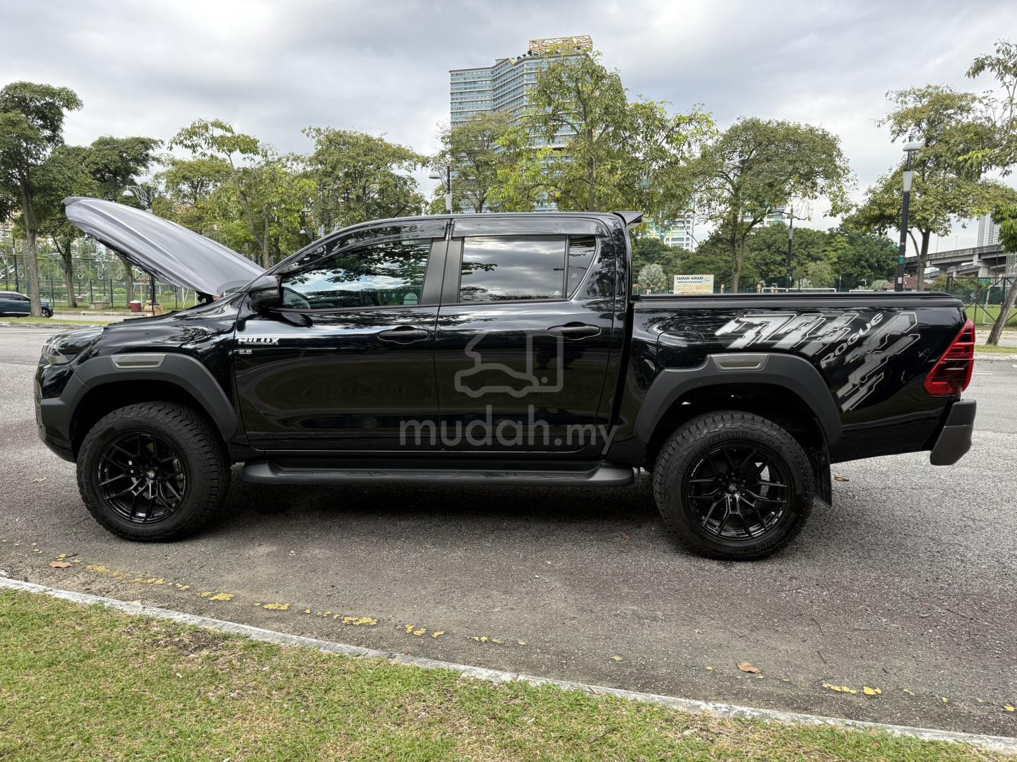 2025 Toyota Hilux