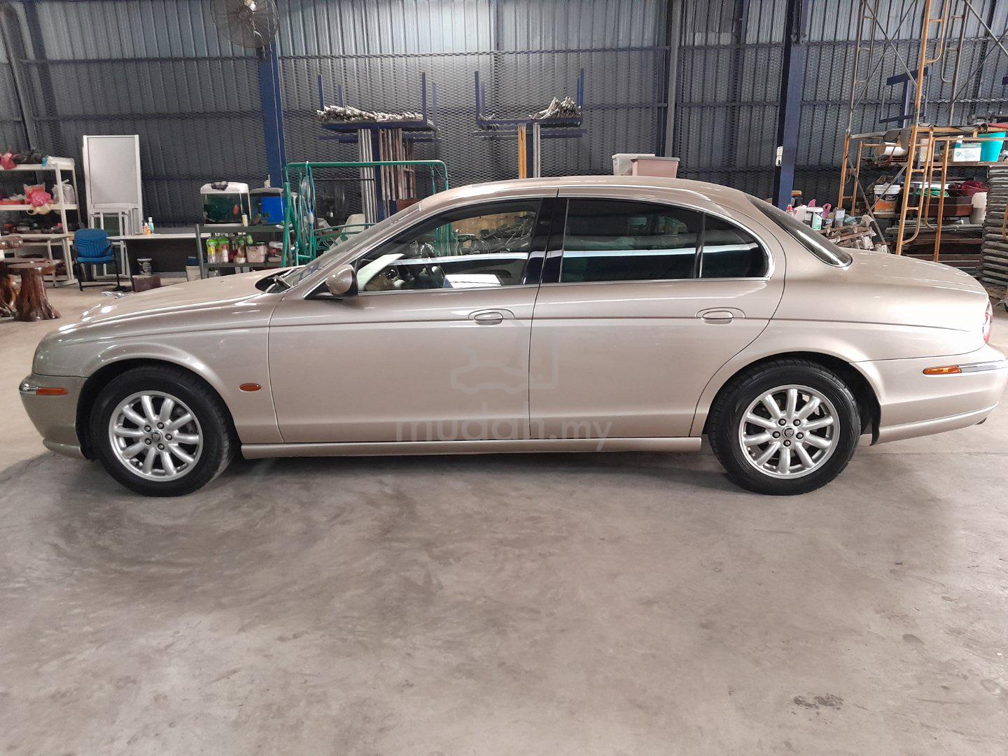 2002 Jaguar F-Pace