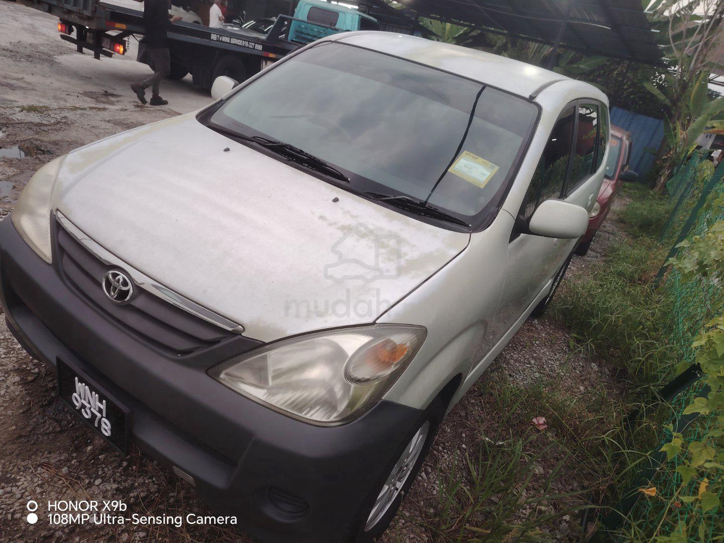 2005 Toyota Alphard